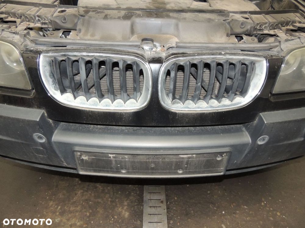 Pas przedni BMW X3 E83 2.5i - 1