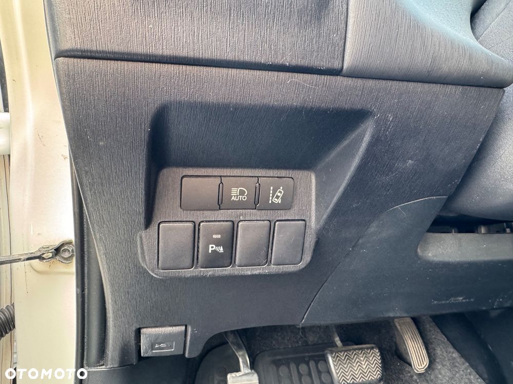 Toyota Prius+ - 23