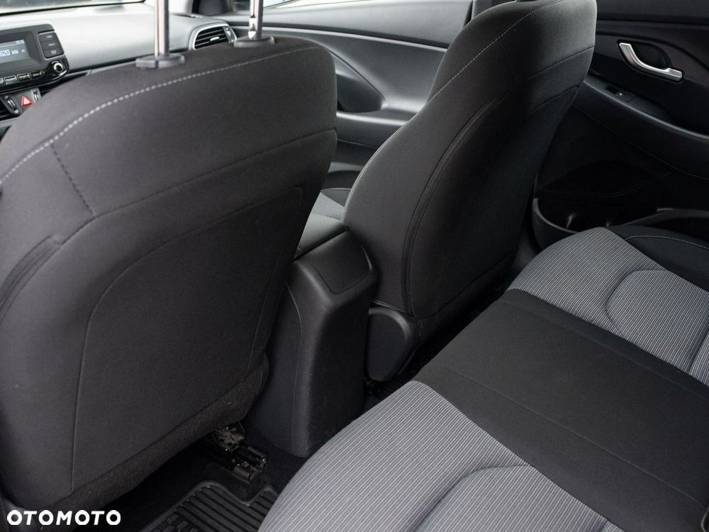 Hyundai i30 1.5 DPI Classic + - 20