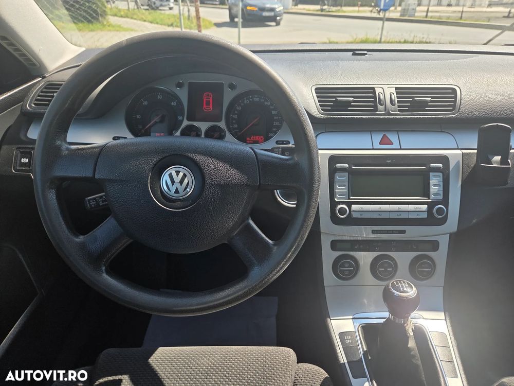 Volkswagen Passat 1.9 TDI Comfortline - 10
