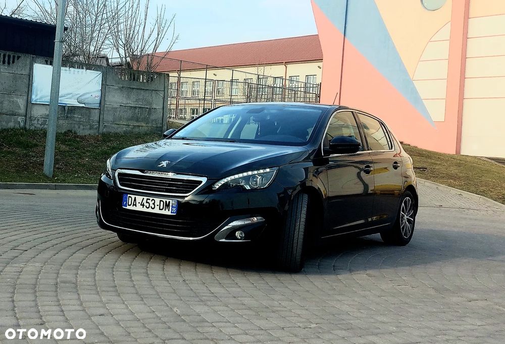Peugeot 308 - 1