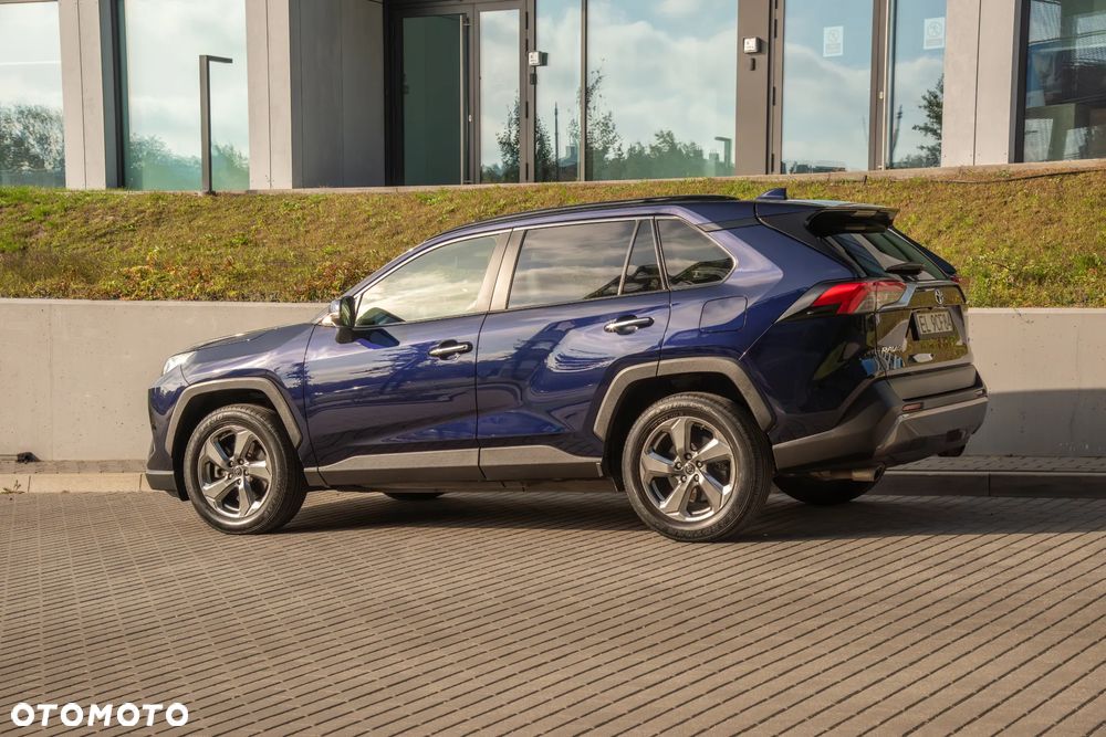 Toyota RAV4 - 1