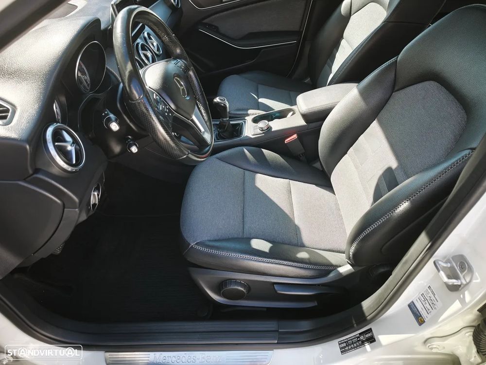 Mercedes-Benz GLA 180 (CDI) d Urban - 18