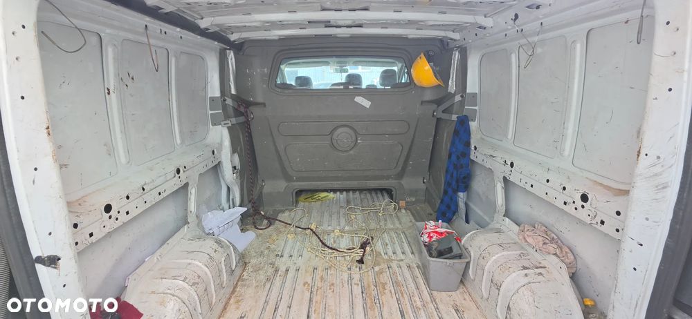 Opel Vivaro L2H1 2.9t - 12