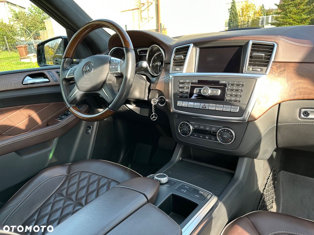 Mercedes-Benz ML - 11