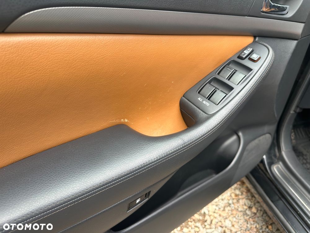 Toyota Avensis - 19
