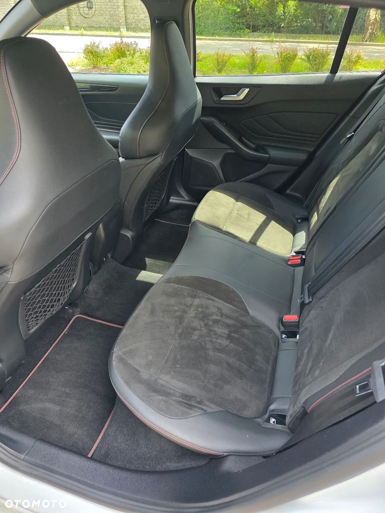 Ford Focus 2.3 EcoBoost ST - 28