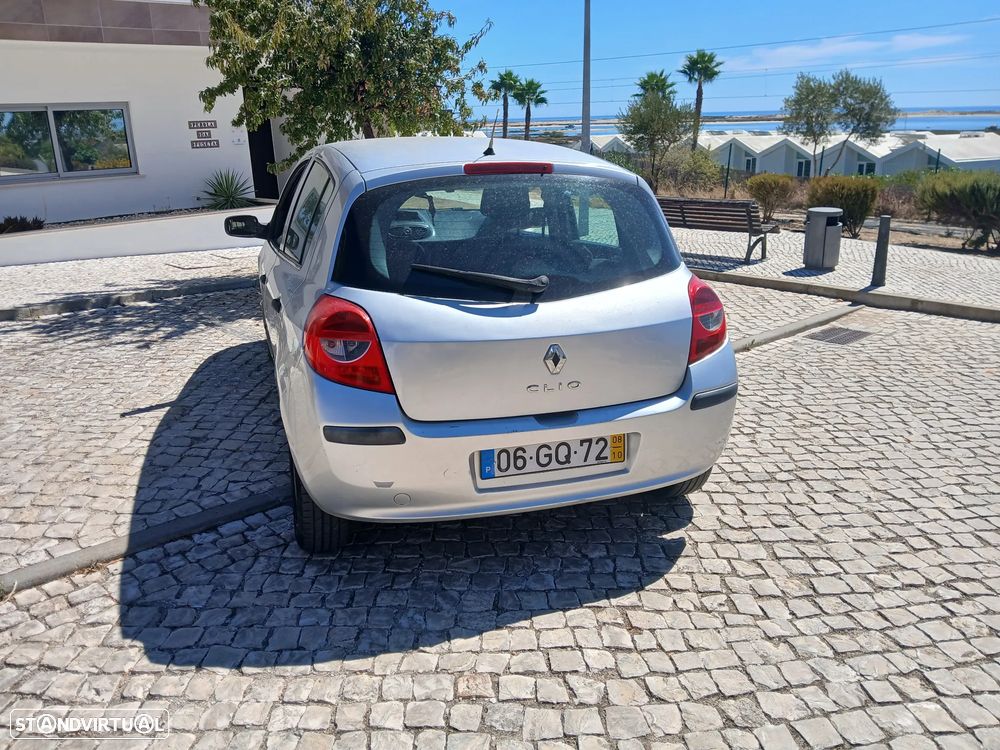 Renault Clio 1.5 dCi Dynamique S - 9