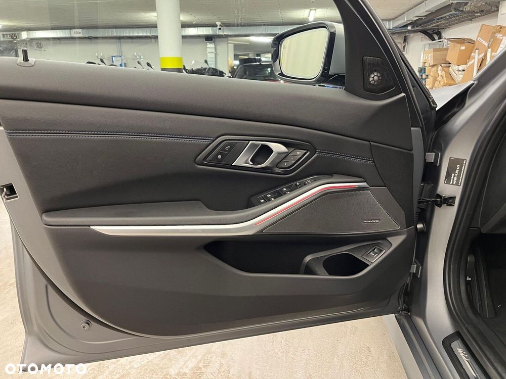 BMW Seria 3 320d xDrive mHEV M Sport sport - 16