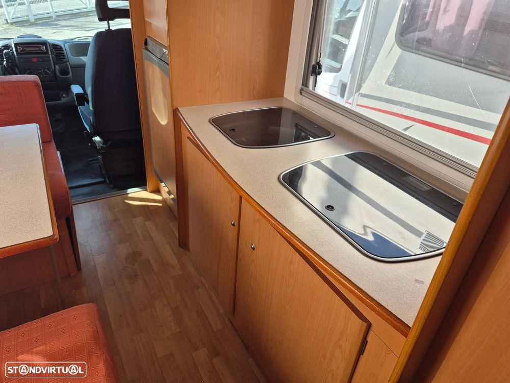 Sky Capuchine FIAT DUCATO 2.8 JTD  - SKY - 7 LUGARES - 6 DORMIDAS - 17