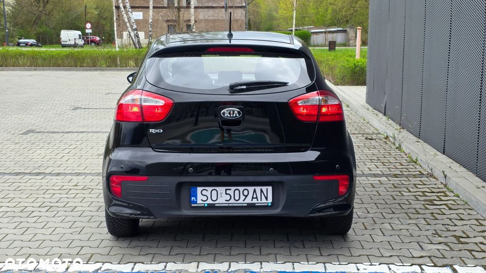 Kia Rio - 4