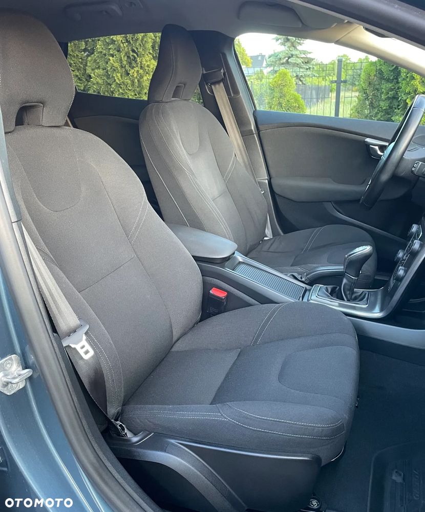 Volvo V40 T2 Momentum - 12