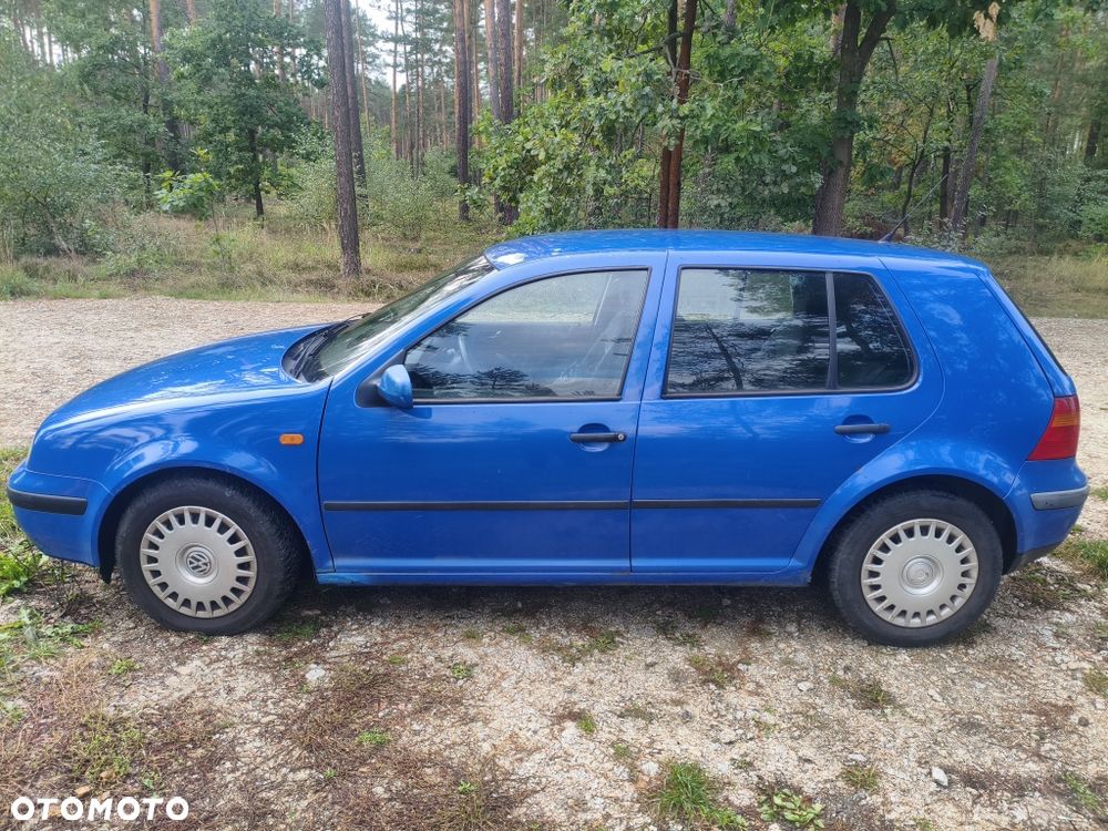 Volkswagen Golf - 4