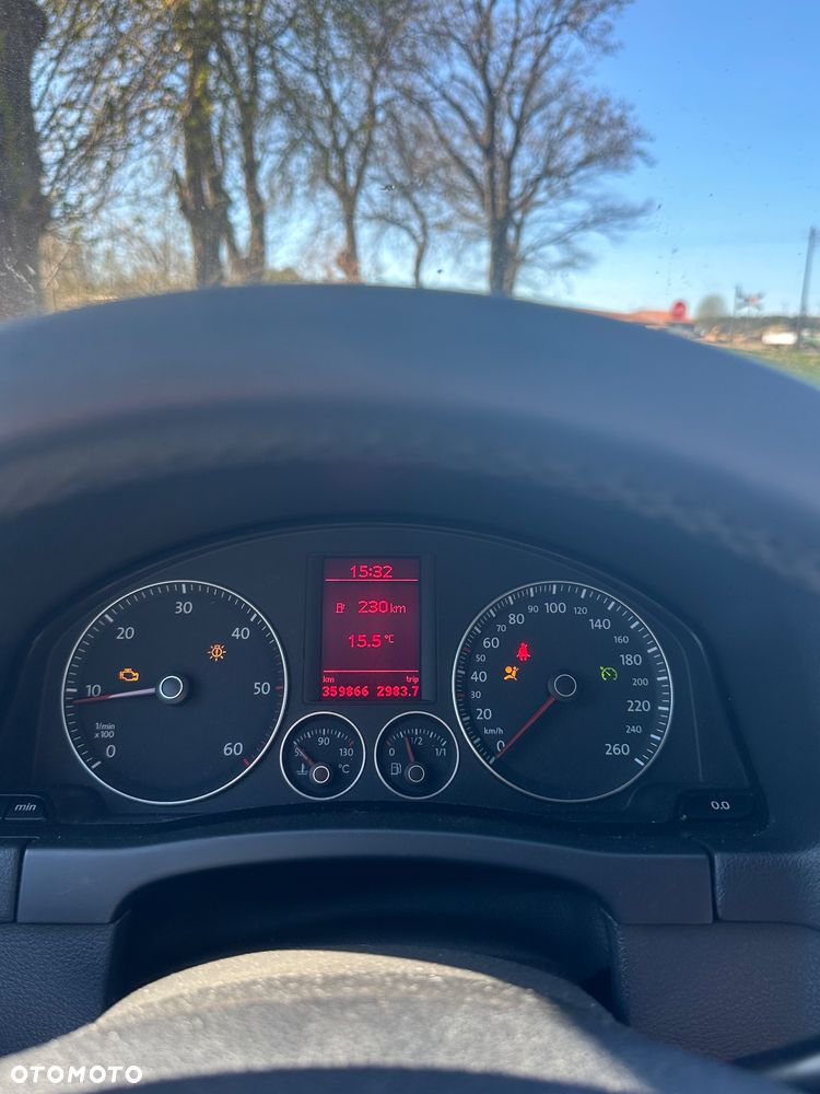 Volkswagen Golf Plus 2.0 TDI Comfortline - 24