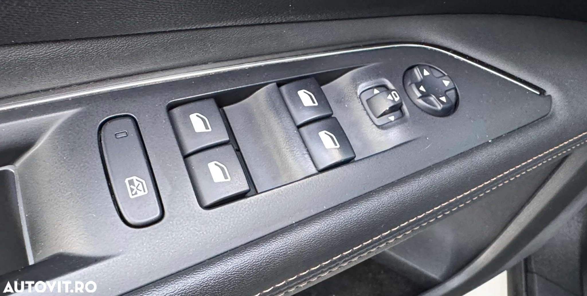 Peugeot 3008 Plug-In Hybrid 225 e-EAT8 GT - 20
