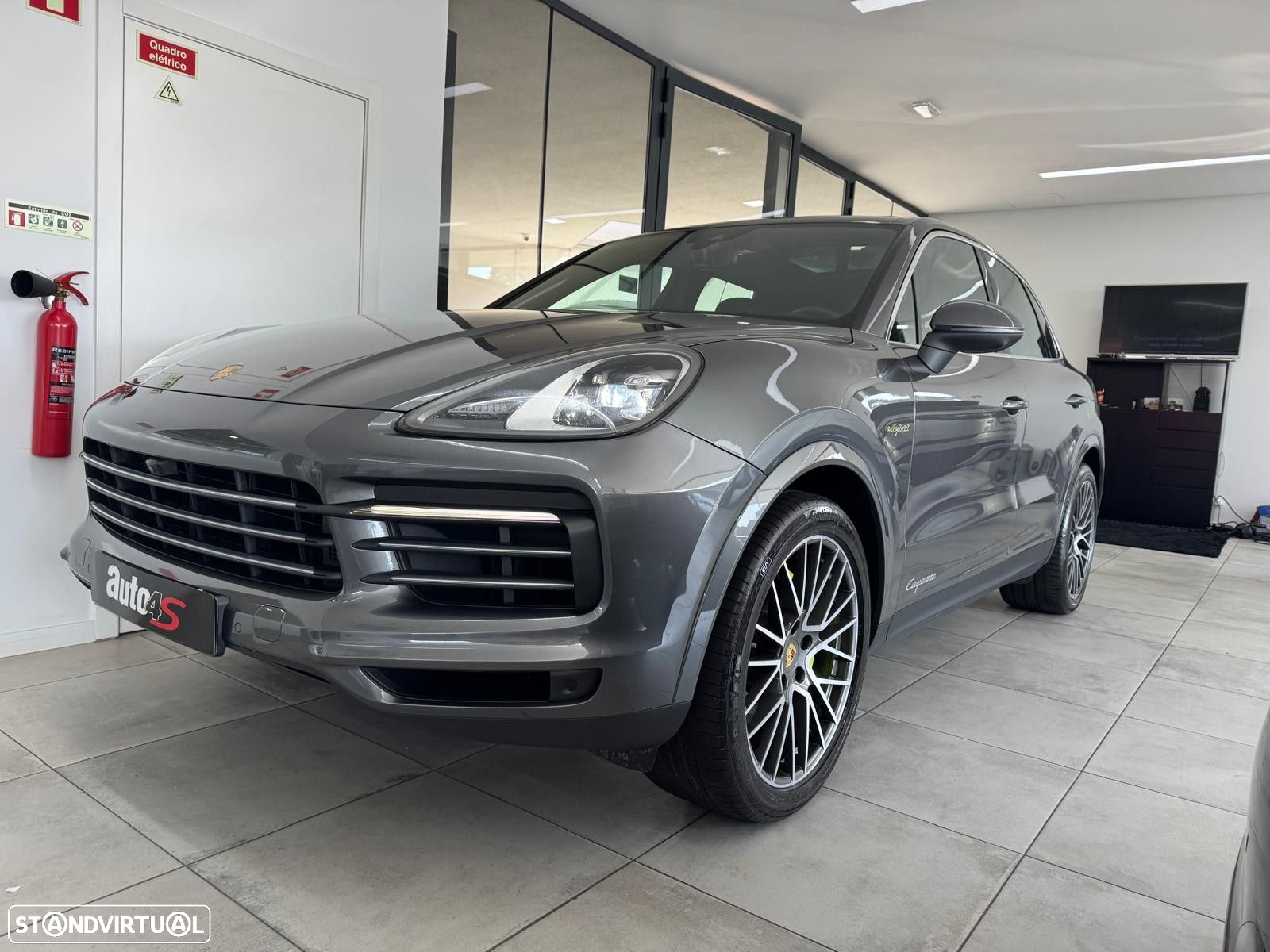 Porsche Cayenne E-Hybrid - 2