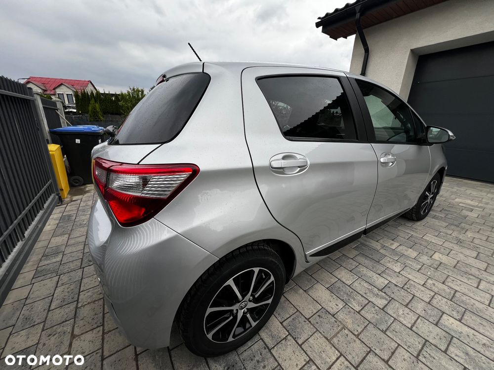 Toyota Yaris 1.5 Premium - 22