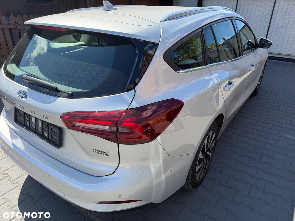 Ford Focus 1.5 EcoBlue STart-Stopp-System TITANIUM - 3