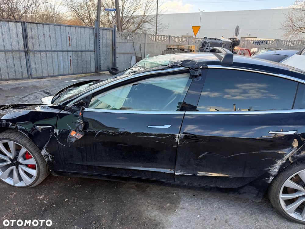 Tesla Model 3 - 28