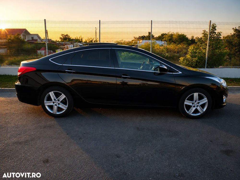 Hyundai i40 1.7 CRDI DPF Sedan TPMS Aut. Supreme - 8