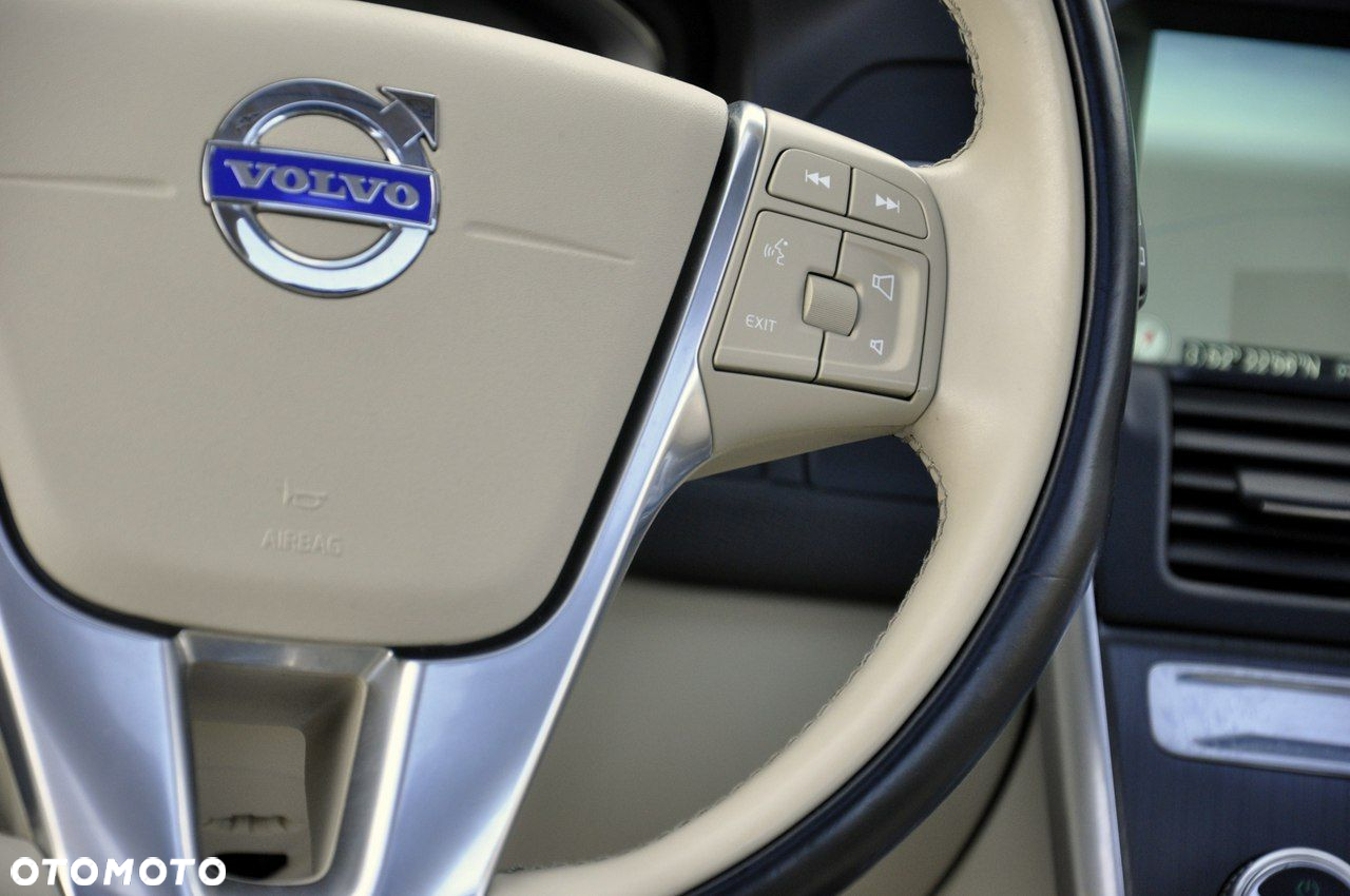 Volvo XC 60 T5 AWD Momentum - 23