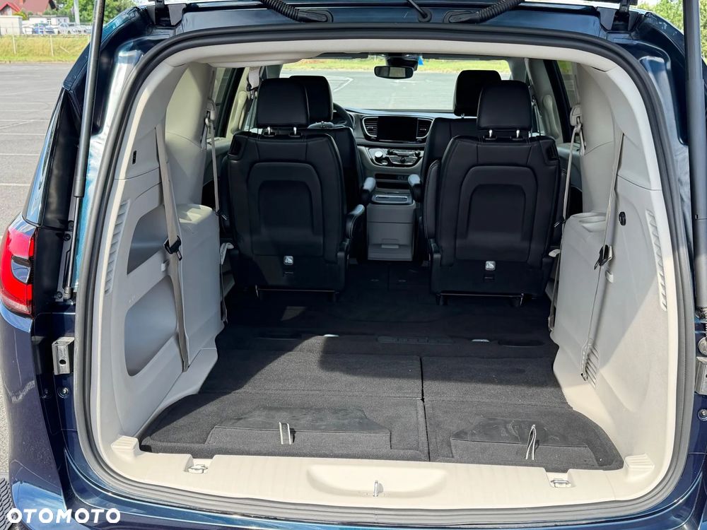 Chrysler Pacifica - 20