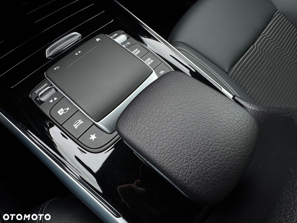 Mercedes-Benz GLB 200 d 8G-DCT Progressive Advanced - 37