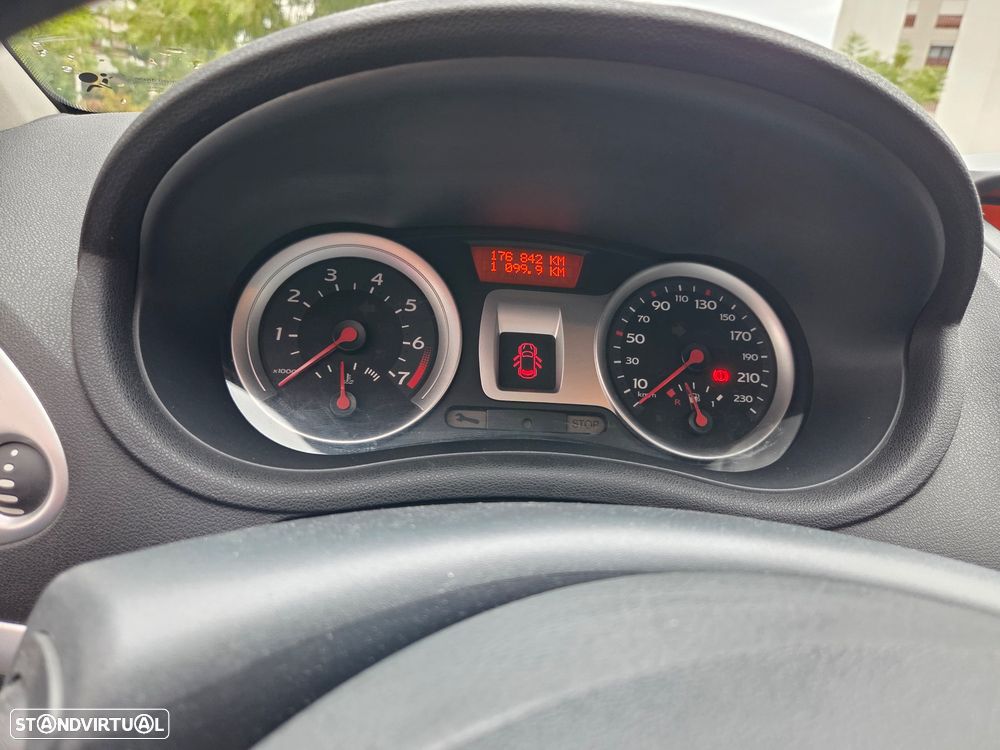 Renault Clio 1.2 16V Dynamique S - 5