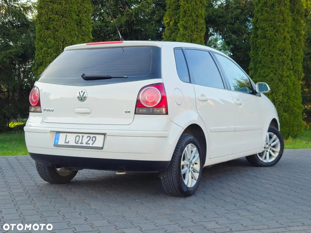 Volkswagen Polo 1.4 Comfortline - 24