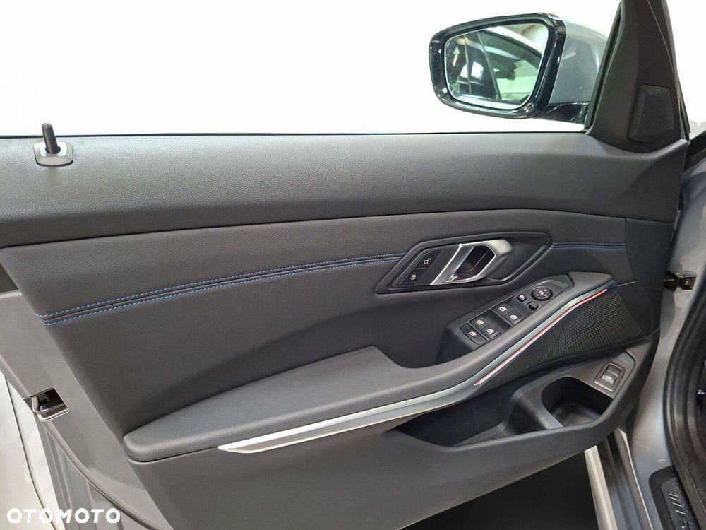 BMW Seria 3 - 12