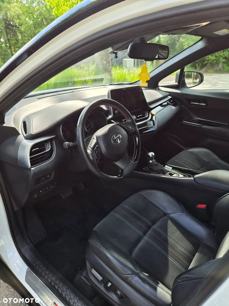 Toyota C-HR - 11