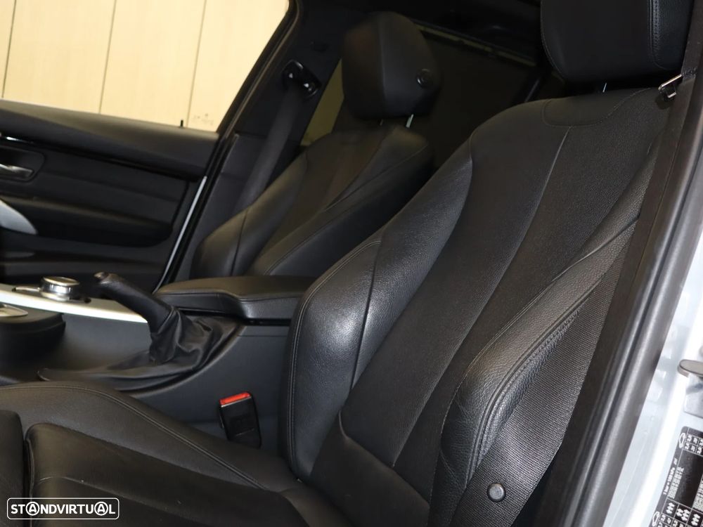 BMW 320 d EfficientDynamics Line Sport Auto - 25