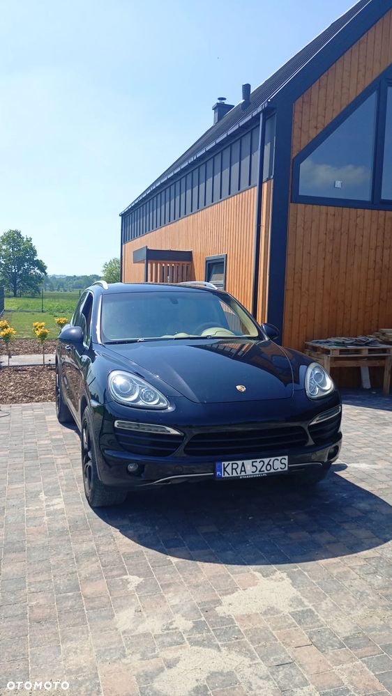 Porsche Cayenne - 1