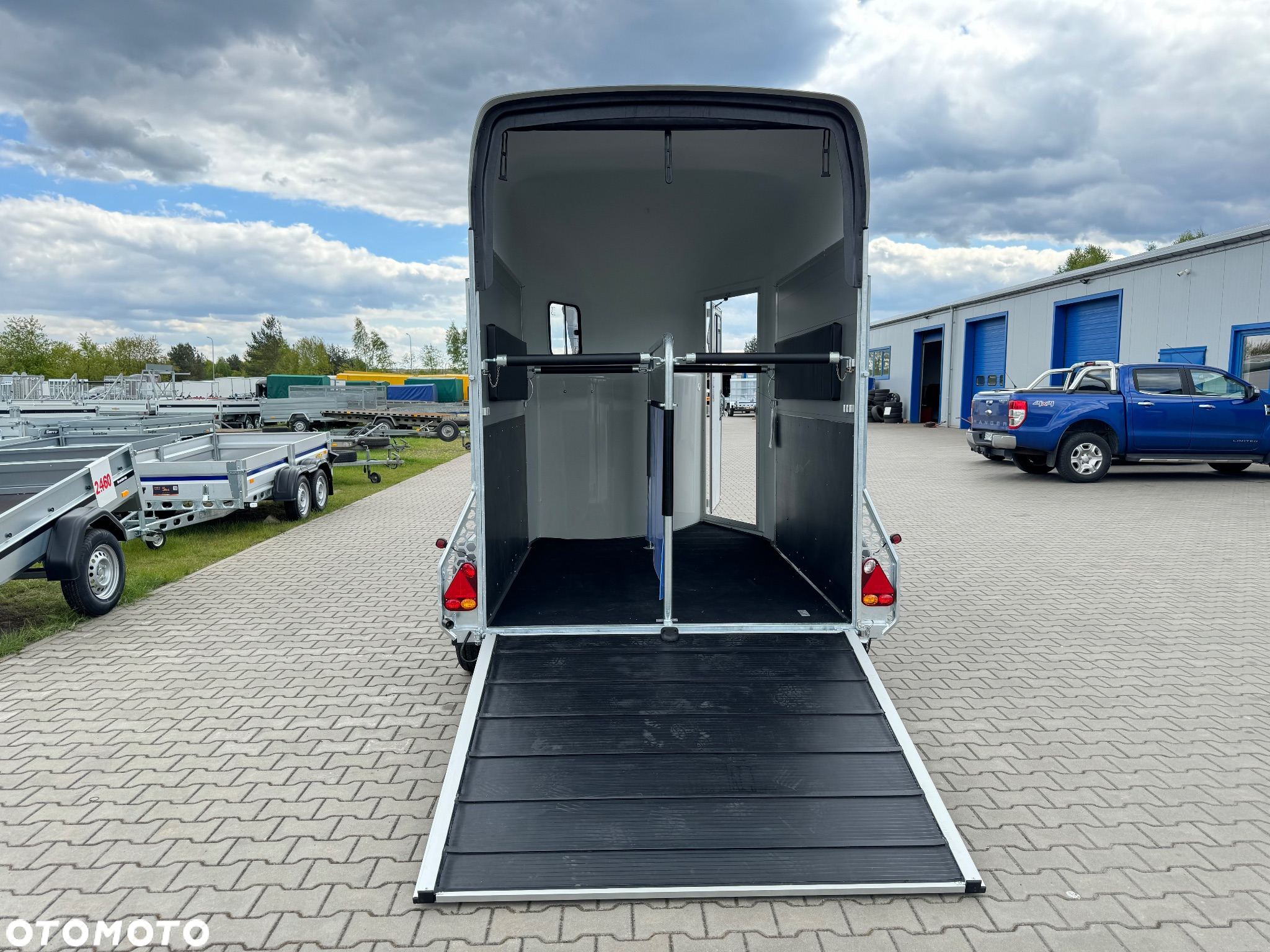 Cheval Liberte Gold Orgin Alu + siodlarnia , do przewozu 2 koni , 2000 kg - 17