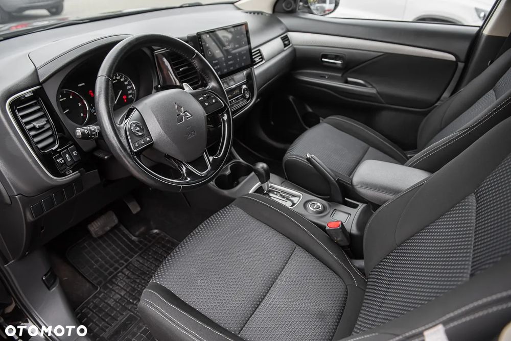 Mitsubishi Outlander 2.2 DI-D 4WD Automatik Diamant Edition - 16
