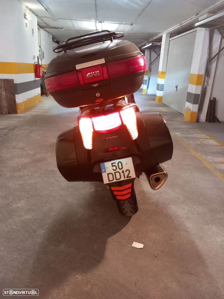 Honda Deauville NT 700 VA - 10