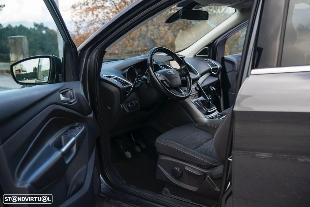 Ford Kuga 1.5 TDCi ST-Line - 22