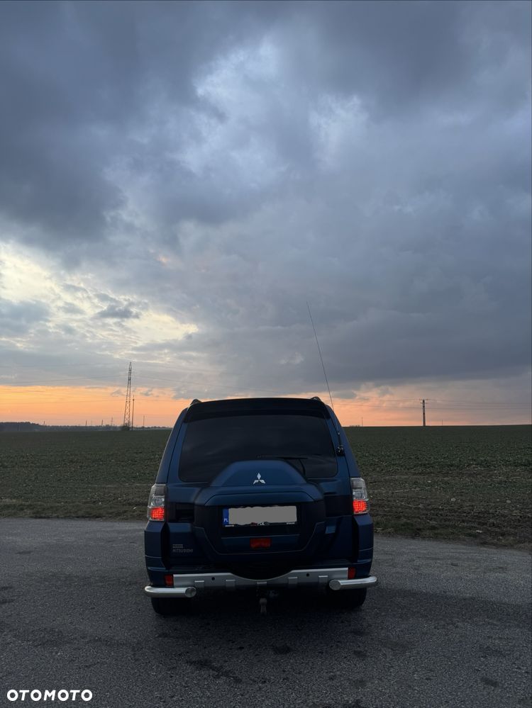 Mitsubishi Pajero - 3