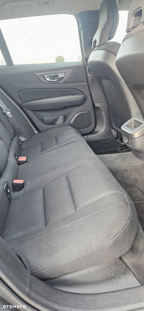 Volvo V60 D3 Momentum - 9