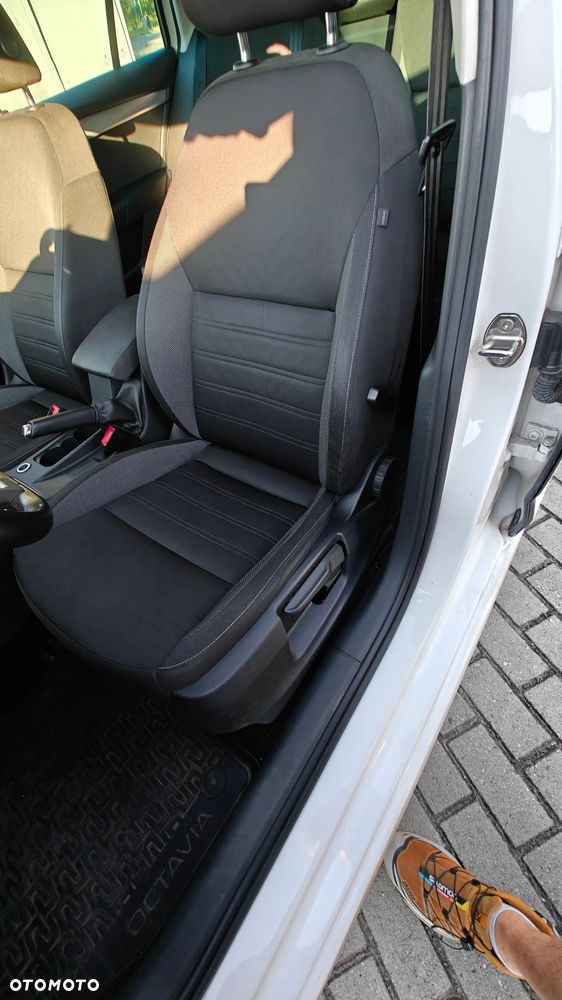 Skoda Octavia 1.6 TDI Ambition DSG - 16