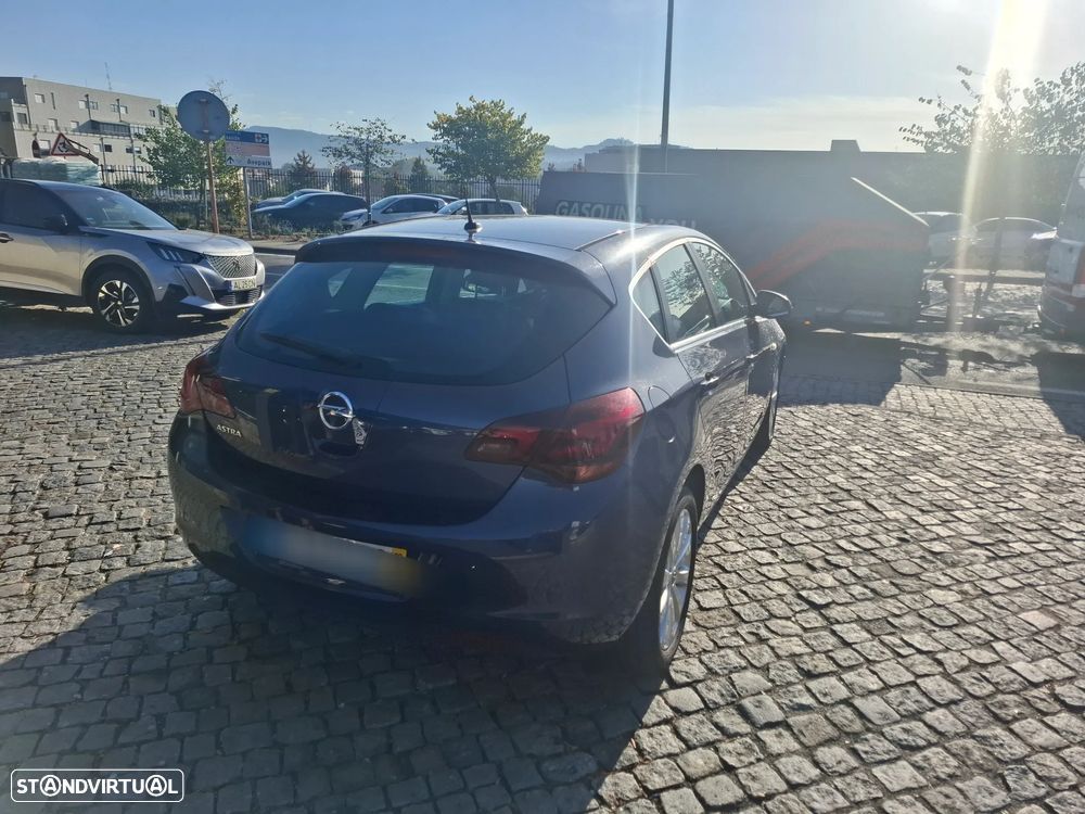 Opel Astra 1.4 Cosmo - 19