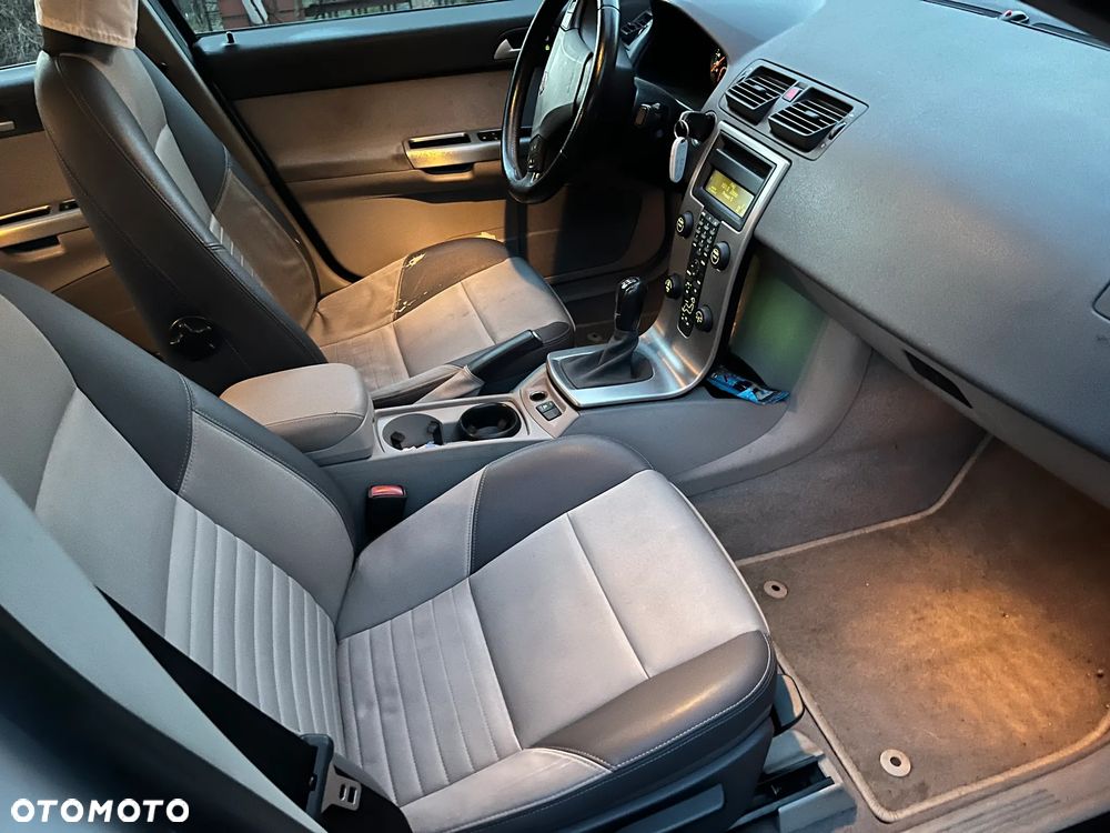 Volvo S40 1.6D Momentum - 4