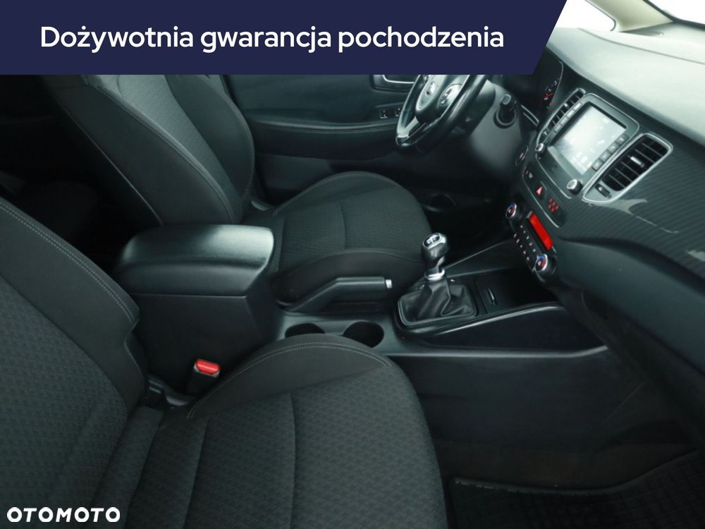 Kia Carens - 9