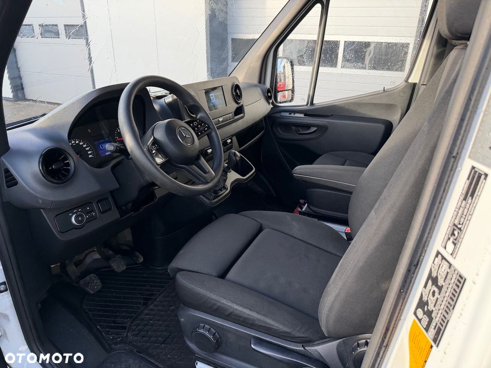 Mercedes-Benz Sprinter - 6