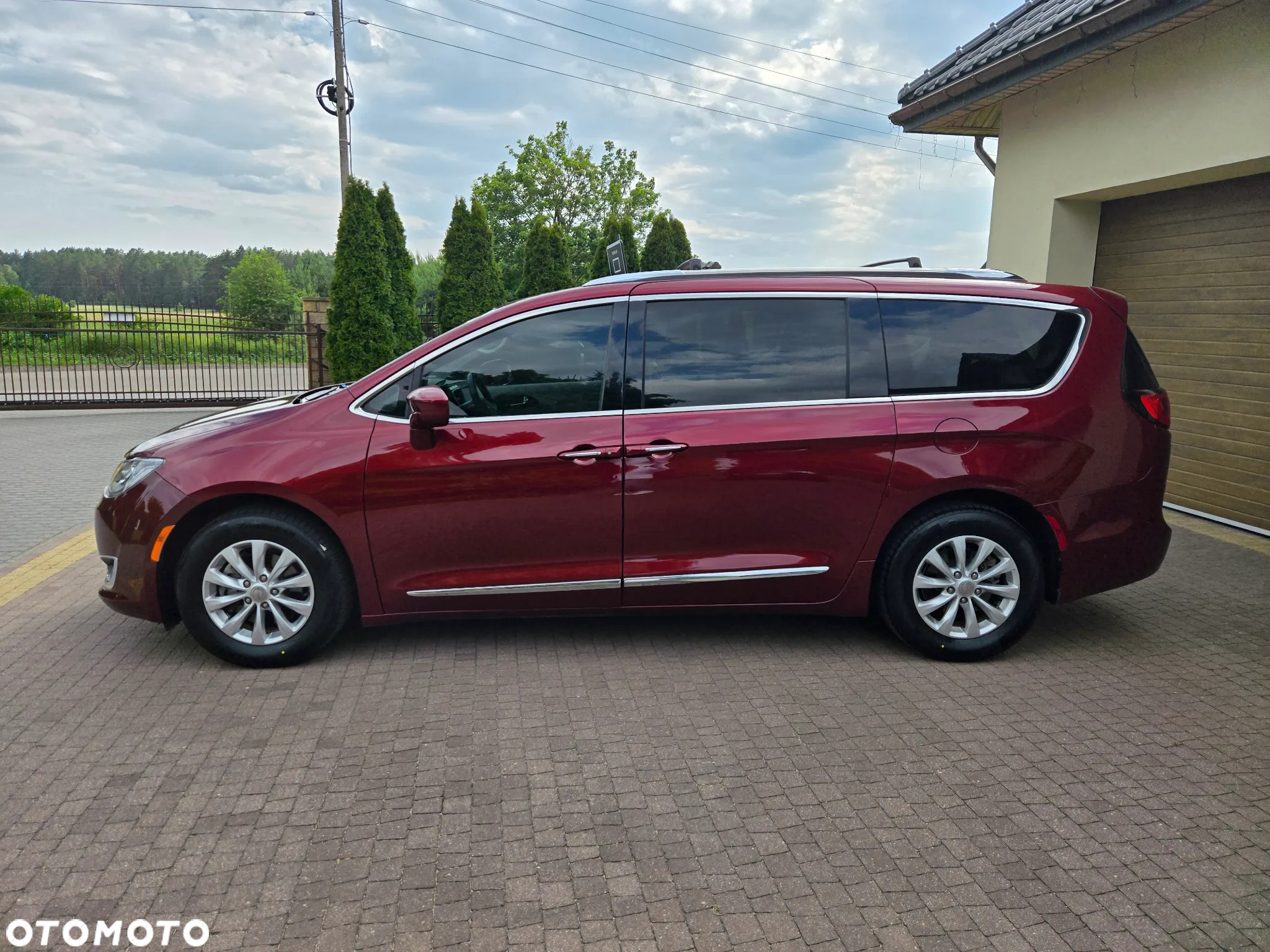 Chrysler Pacifica - 9