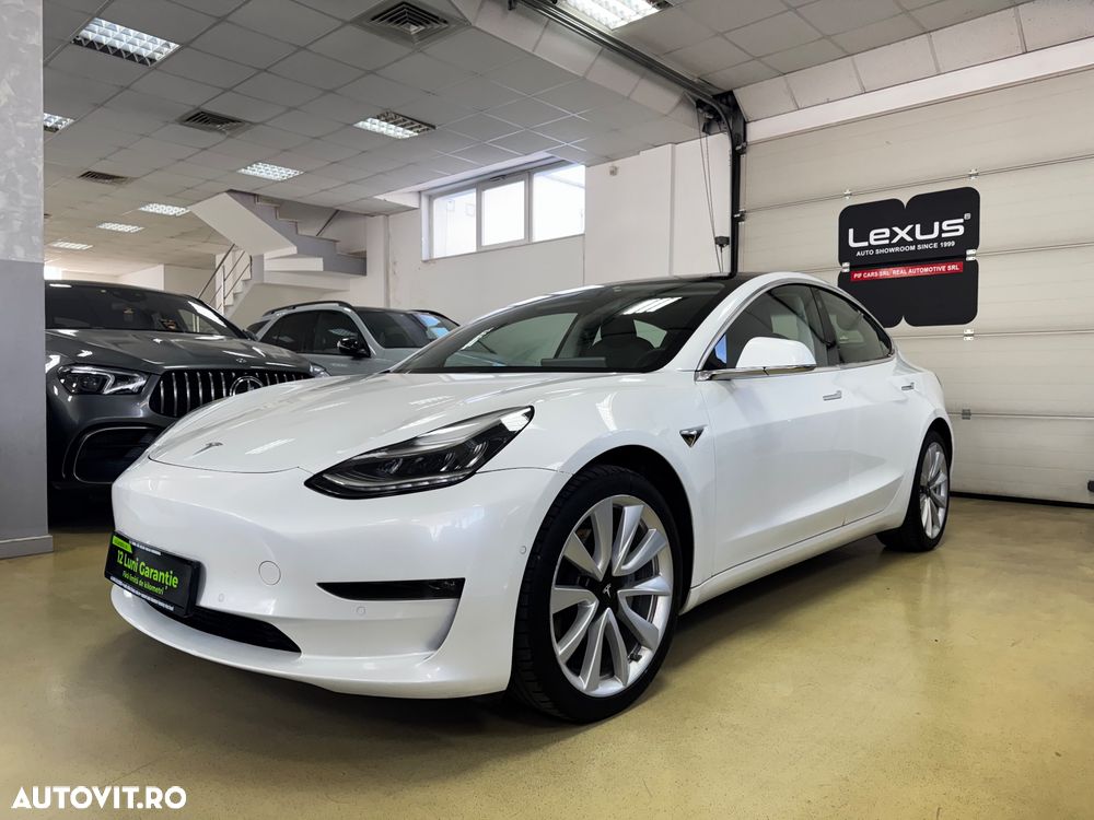 Tesla Model 3 - 2