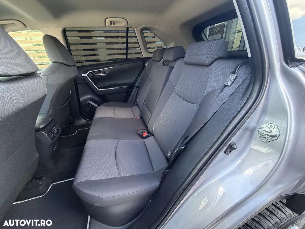 Toyota RAV4 - 11