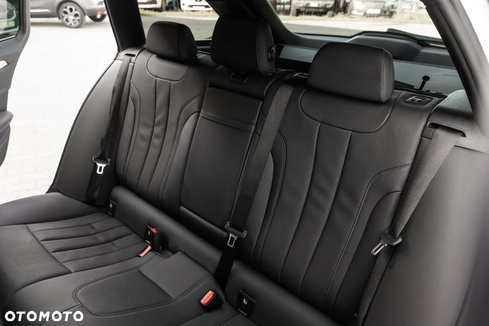 BMW Seria 5 520d xDrive Sport - 29
