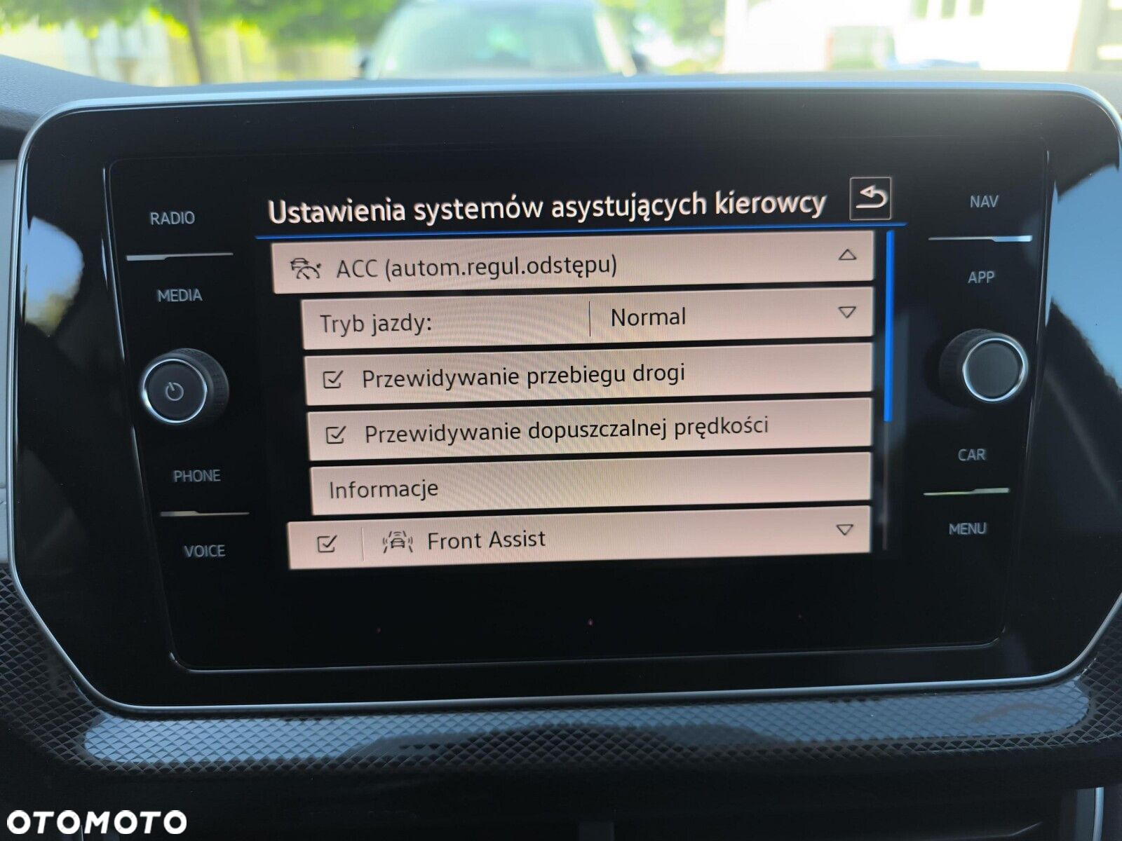 Volkswagen T-Cross - 36