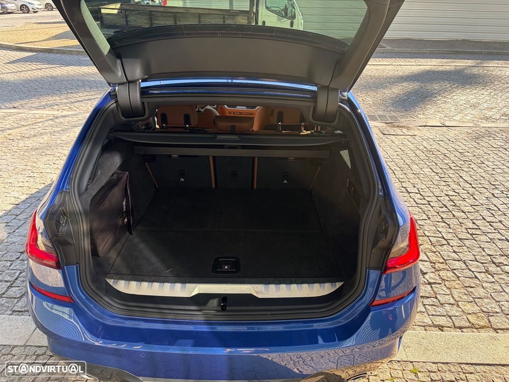 BMW 330 e Pack Desportivo M Auto - 8